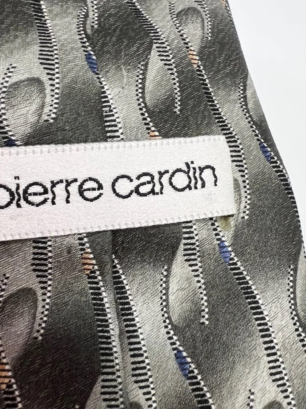 Pierre Cardin Mens Silk Blue Cream Gray Tan Tie. Geometric Pattern. 4 inch width